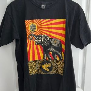 Men’s Obey elephant tee